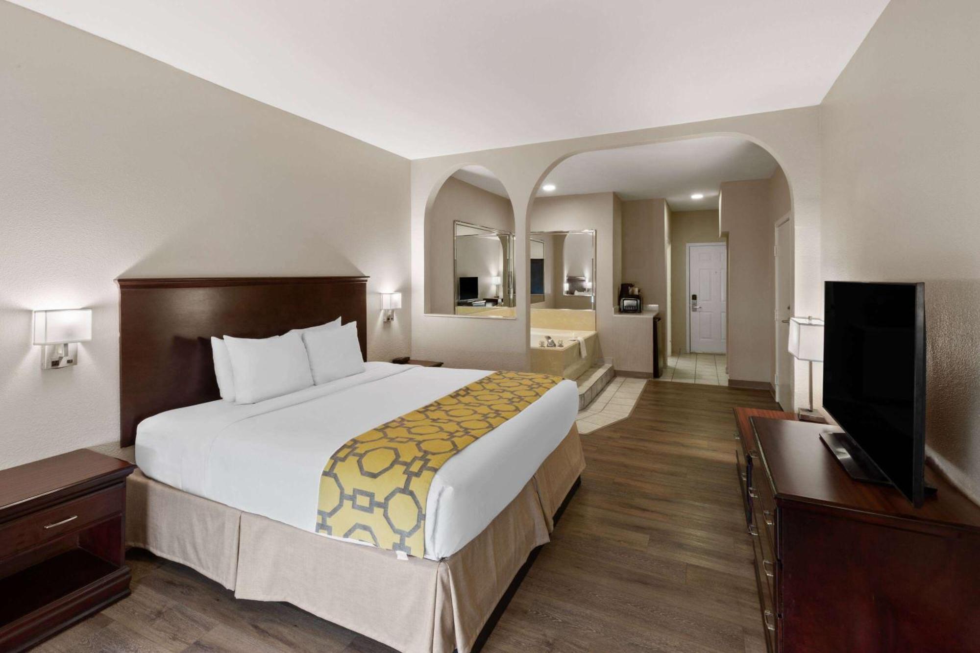 Baymont By Wyndham Houston Brookhollow المظهر الخارجي الصورة
